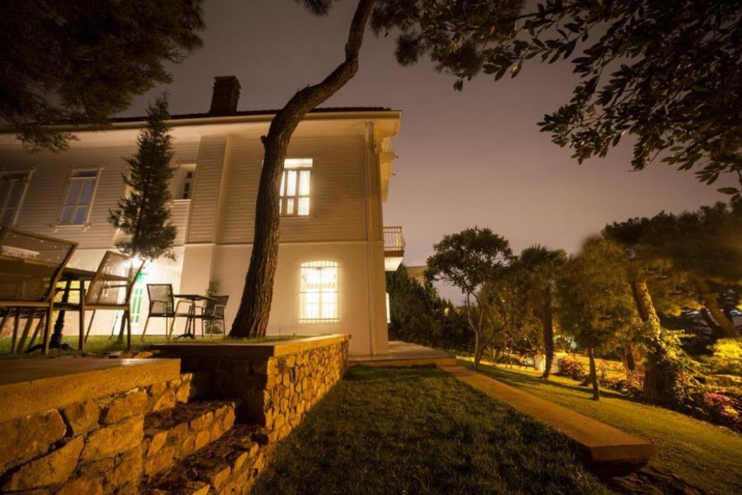 Triada Büyükada - Lower Garden